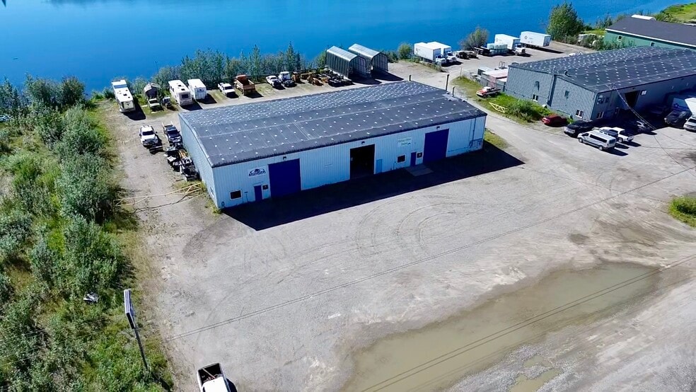 1285 Queens Way, Fairbanks, AK à vendre - Photo de l’immeuble – Image 3 sur 60