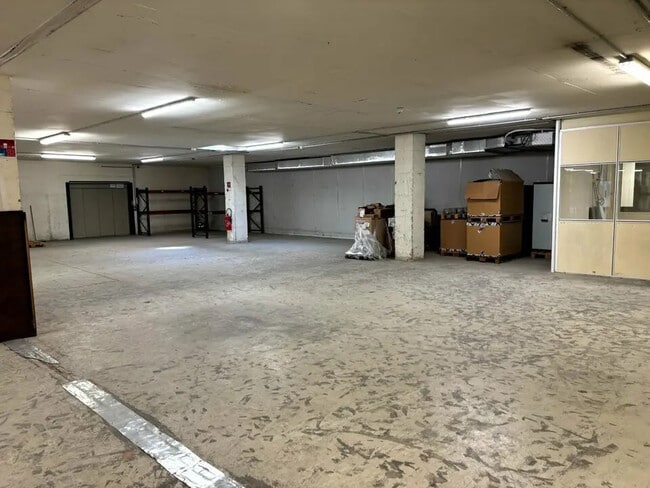 Plus de détails pour Industriel/Logistique à louer