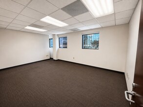 11600 Wilshire Blvd, Los Angeles, CA à louer Photo intérieure– Image 2 sur 4