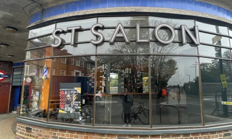 Gunnersbury Ln, Londres à louer - Photo de l’immeuble – Image 1 sur 1