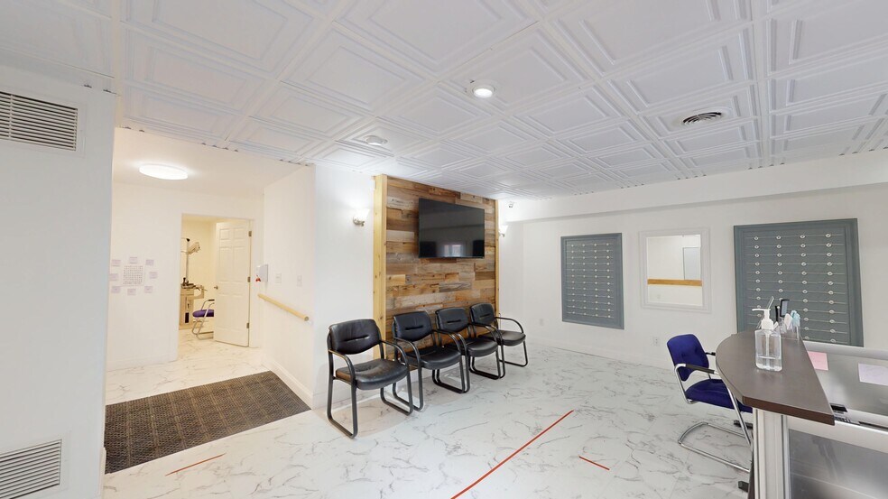 718 N Bridge St, Yorkville, IL à louer - Photo de l’immeuble – Image 3 sur 42