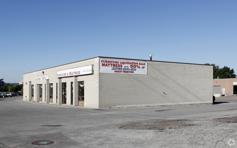 525-527 Main St E, Milton, ON à louer - Photo de l’immeuble – Image 3 sur 4