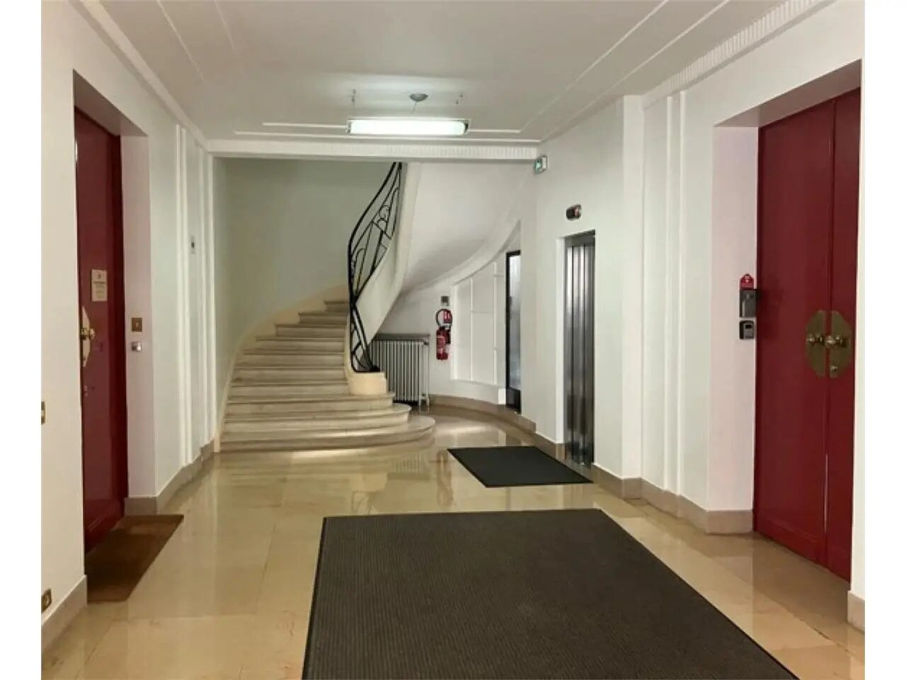 2 Rue Lord Byron, Paris à louer Plan d’étage– Image 1 sur 11