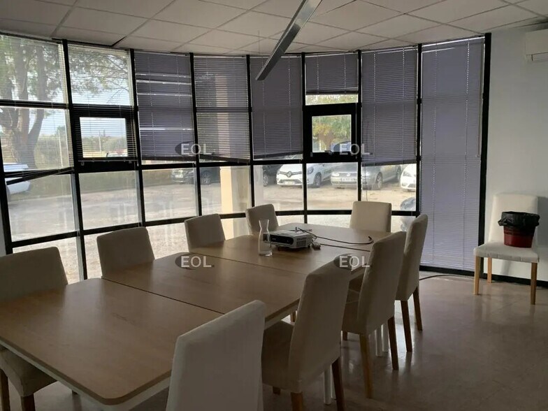 Local d’activités dans Morières-lès-Avignon à louer - Photo de l’immeuble – Image 2 sur 8