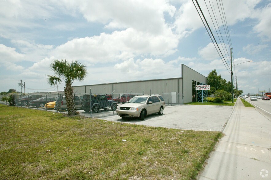 13055 49th St N, Clearwater, FL à louer - Photo de l’immeuble – Image 3 sur 29