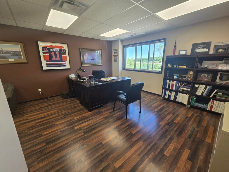 125 Kuusamo Dr, Red Deer County, AB à vendre - Photo de l’immeuble – Image 3 sur 30