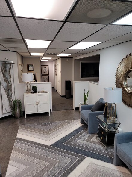 120 Commerce Cir, Fayetteville, GA à vendre - Photo intérieure – Image 3 sur 17