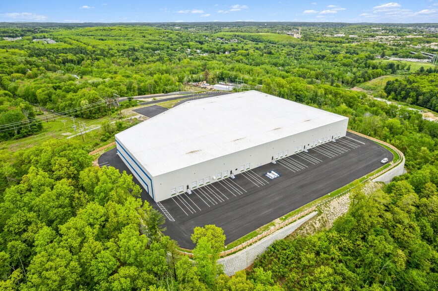 46 Old Ferry Rd, Methuen, MA à louer - Photo de l’immeuble – Image 3 sur 14