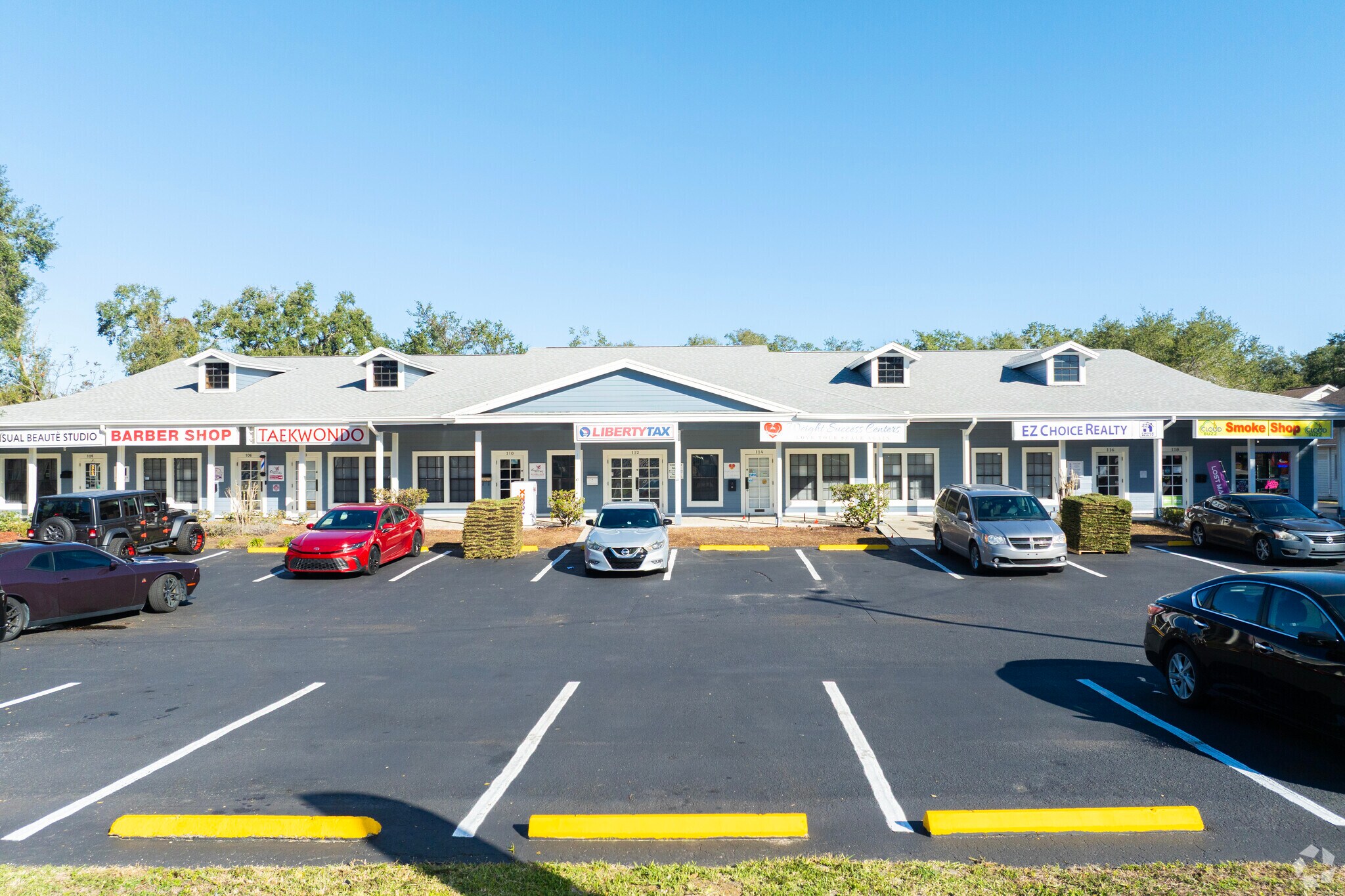 104-118 E Bloomingdale Ave, Brandon, FL à louer Photo de l’immeuble– Image 1 sur 17