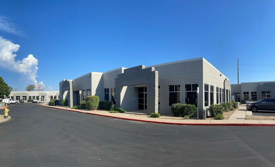 1815 W 1st Ave, Mesa, AZ à louer - Photo de l’immeuble – Image 1 sur 2
