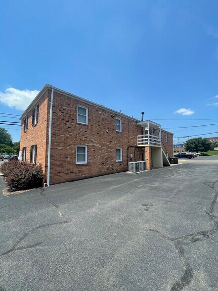 301 S West St, Culpeper, VA à louer - Photo de l’immeuble – Image 2 sur 3