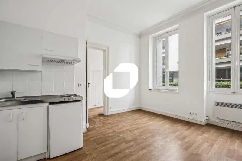 Bureau dans Bordeaux à louer - Photo de l’immeuble – Image 3 sur 4