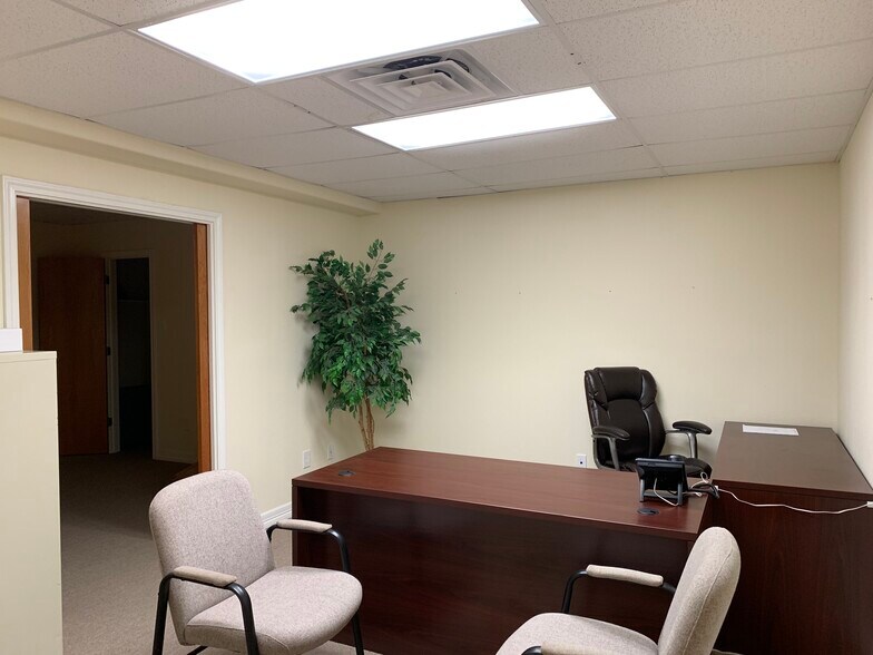 6741 Satsuma Dr, Houston, TX à vendre - Photo intérieure – Image 3 sur 16