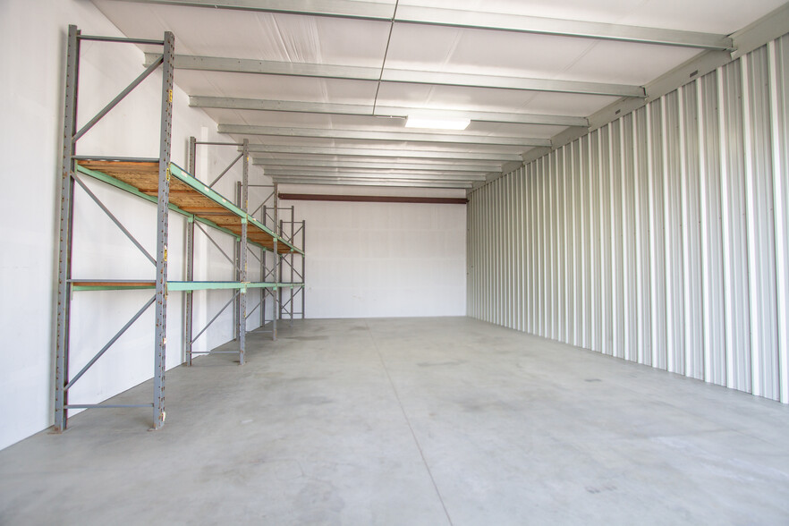 1831 Golden State Ave, Bakersfield, CA à louer - Photo de l’immeuble – Image 3 sur 19