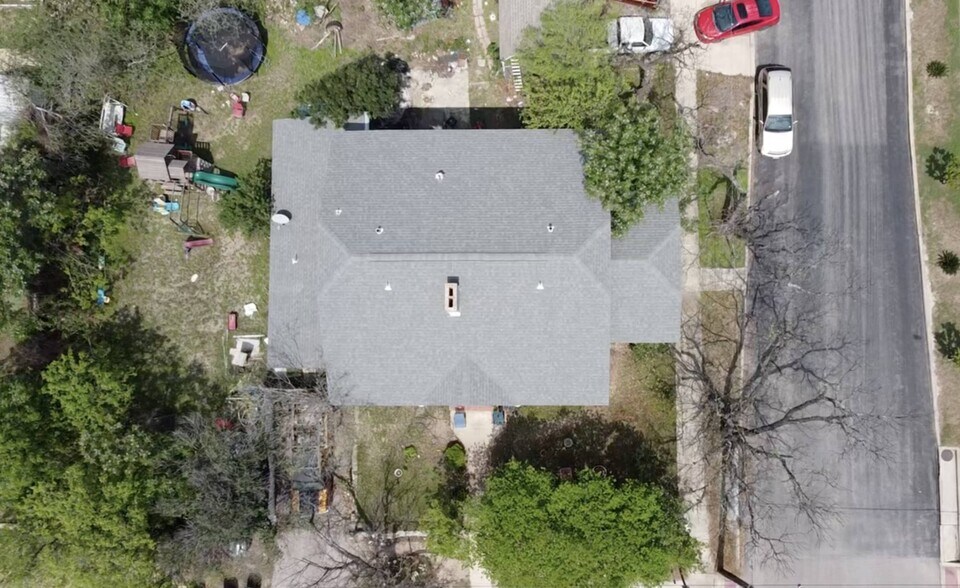 1731 N Interstate 35, San Antonio, TX à vendre - Photo de l’immeuble – Image 3 sur 3