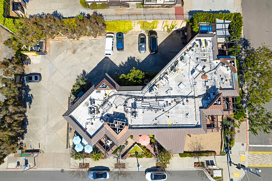 915 Camino del Mar, Del Mar, CA à louer - Photo de l’immeuble – Image 3 sur 17