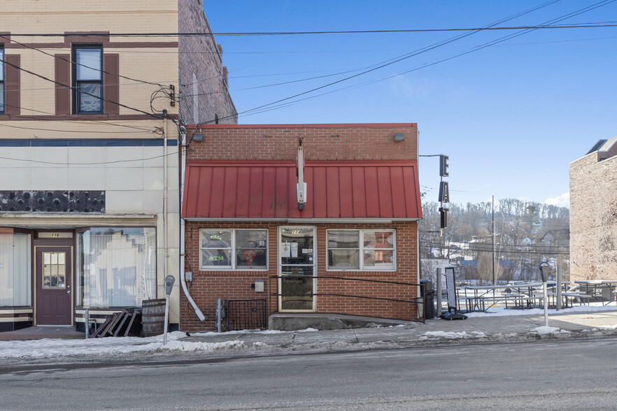 114 E Lincoln Ave, Mc Donald, PA à vendre - Photo de l’immeuble – Image 2 sur 28