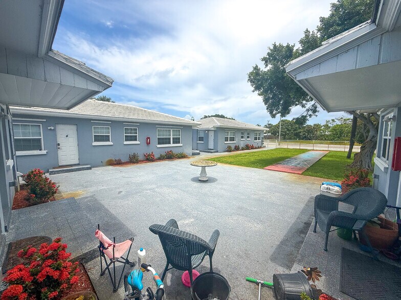 1001 S Federal Hwy, Lake Worth, FL à vendre - Photo de l’immeuble – Image 3 sur 16