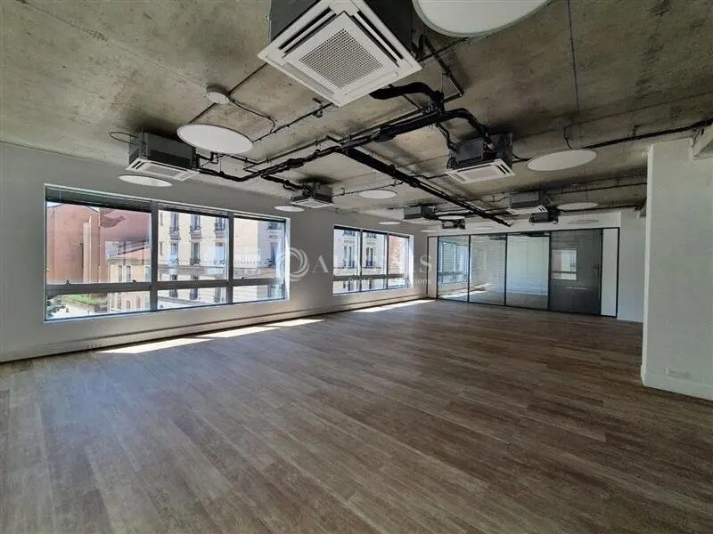 Bureau dans Saint-Ouen à louer Photo intérieure– Image 1 sur 2