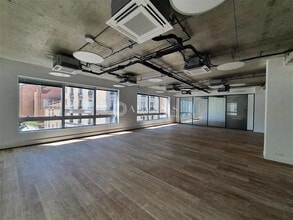 Bureau dans Saint-Ouen à louer Photo intérieure– Image 1 sur 2