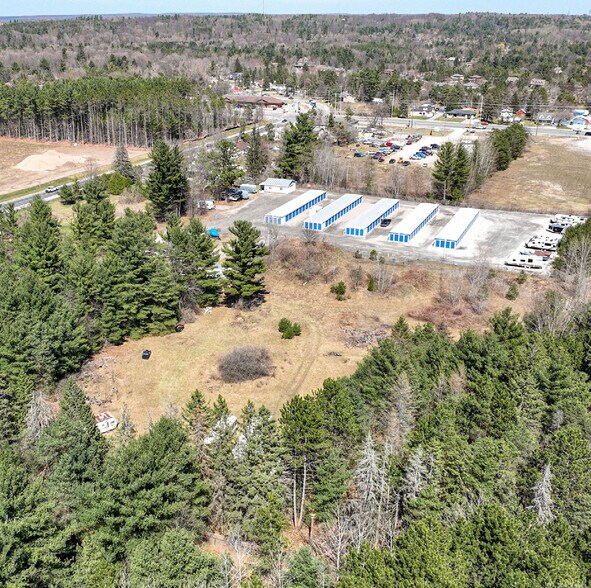 1063 Snow Valley Rd, Springwater, ON à vendre - Photo de l’immeuble – Image 2 sur 7