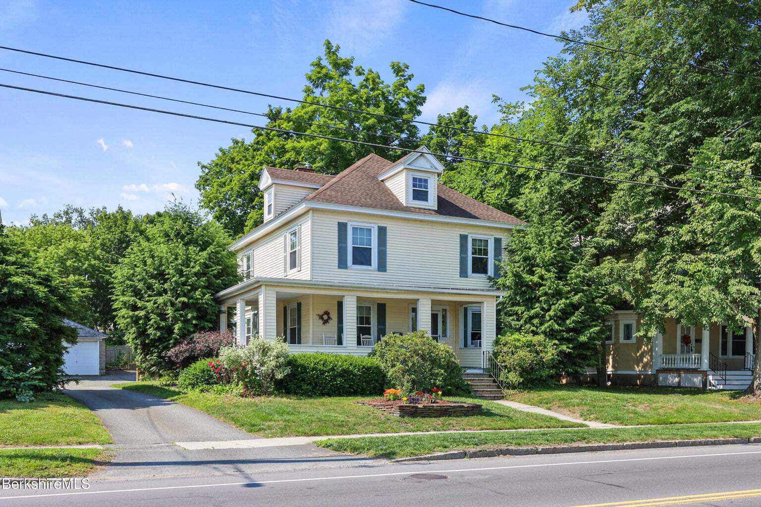 92 Elm St, Pittsfield, MA à vendre Photo de l’immeuble– Image 1 sur 28
