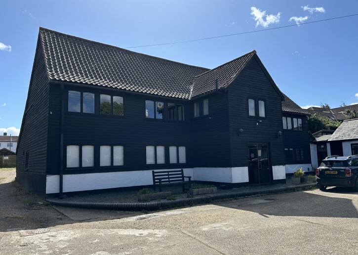 124 Manor Road North, Thames Ditton à louer - Photo de l’immeuble – Image 1 sur 2