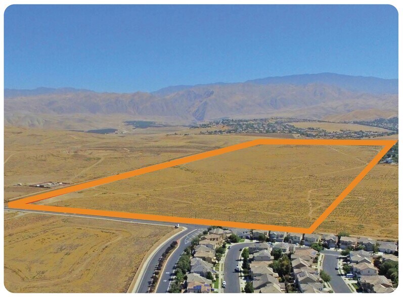 11303 Paladino Drive, Bakersfield, CA à vendre - Aérien – Image 2 sur 3