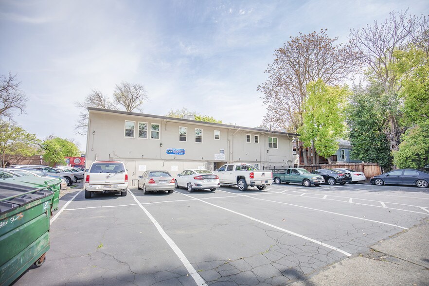 2220 J St, Sacramento, CA à louer - Photo de l’immeuble – Image 3 sur 4