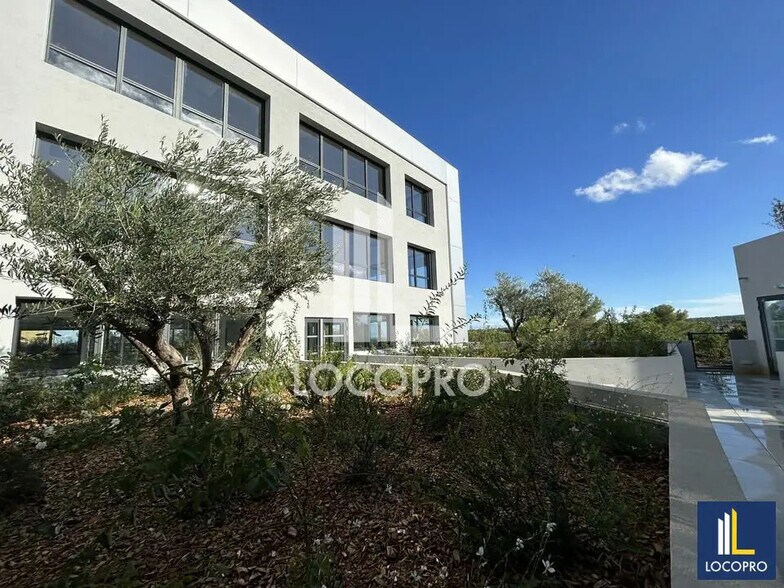 2881 Route Des Cretes, Valbonne à louer - Photo de l’immeuble – Image 2 sur 7