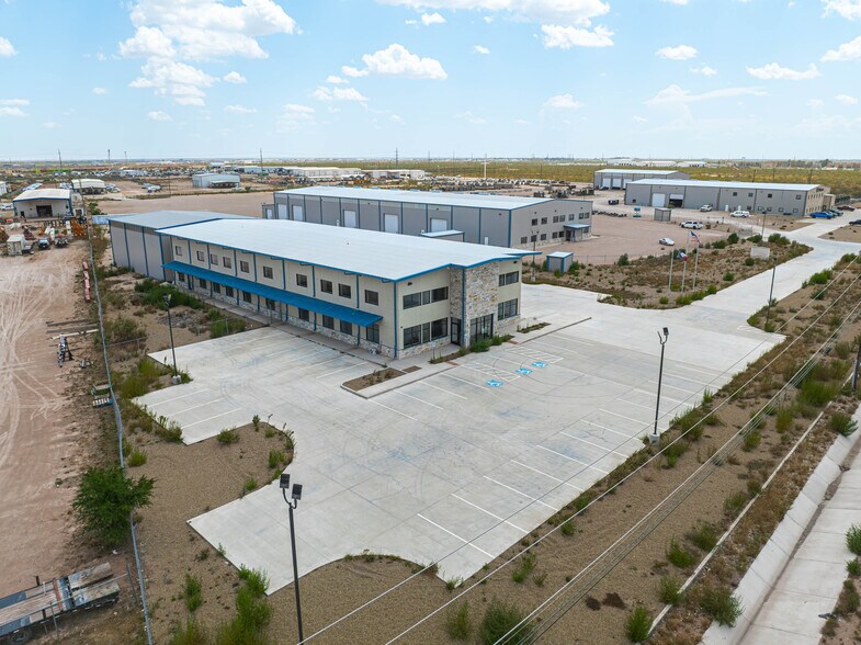9309 W I-20, Midland, TX à louer - Photo de l’immeuble – Image 2 sur 23