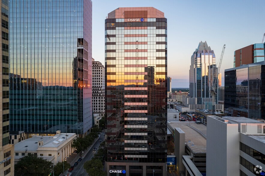 221 W 6th St, Austin, TX à louer - Photo principale – Image 1 sur 41