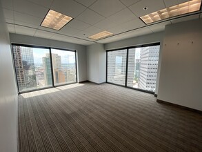 1700 Pacific Ave, Dallas, TX à louer Photo intérieure– Image 2 sur 14