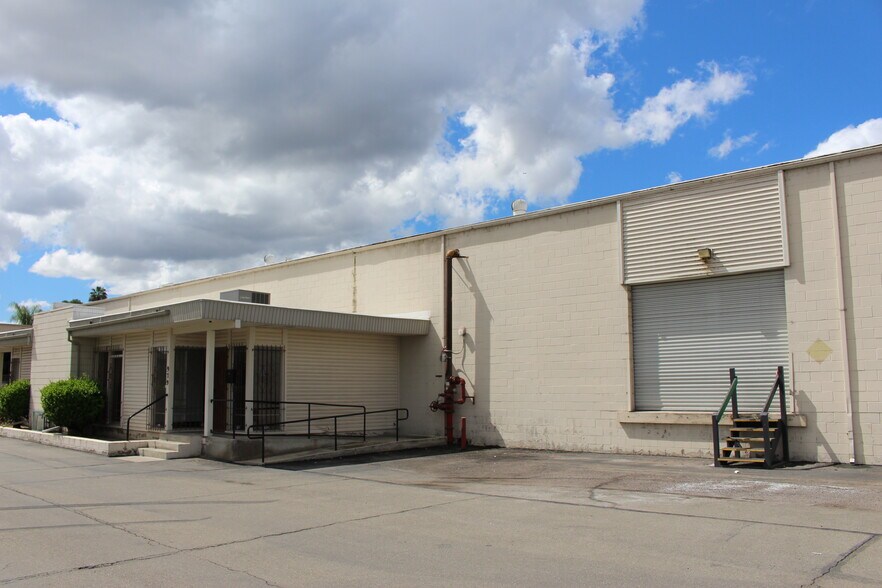 983 Vernon Way, El Cajon, CA à louer - Photo de l’immeuble – Image 2 sur 6
