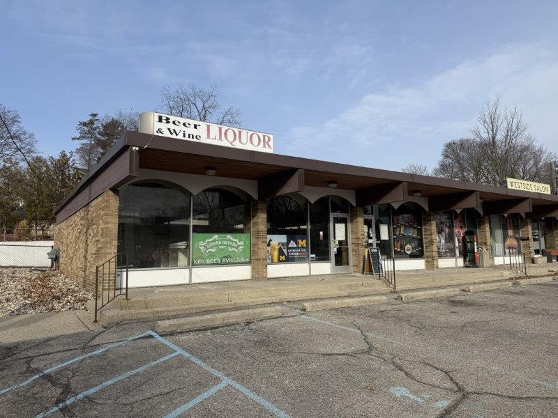 1606-1612 Jackson Ave, Ann Arbor, MI à louer Photo de l’immeuble– Image 1 sur 3