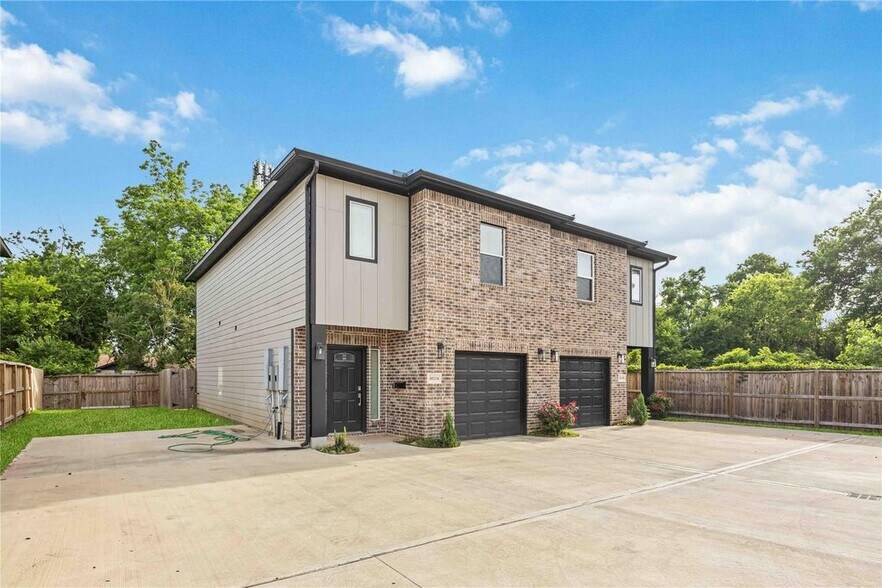 5023 Mallow Street #A/B, Houston, TX à vendre - Photo de l’immeuble – Image 2 sur 28