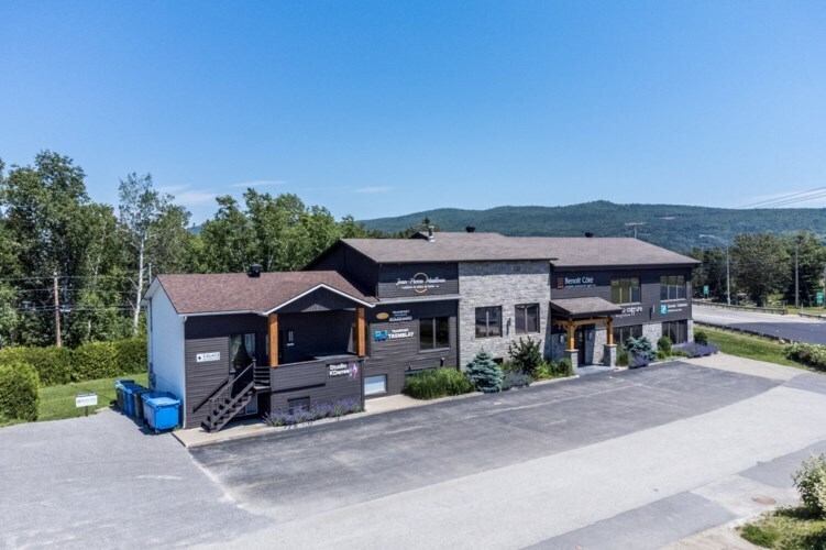 2 Rue De L'usine, Baie-Saint-Paul, QC à vendre - Photo principale – Image 1 sur 30