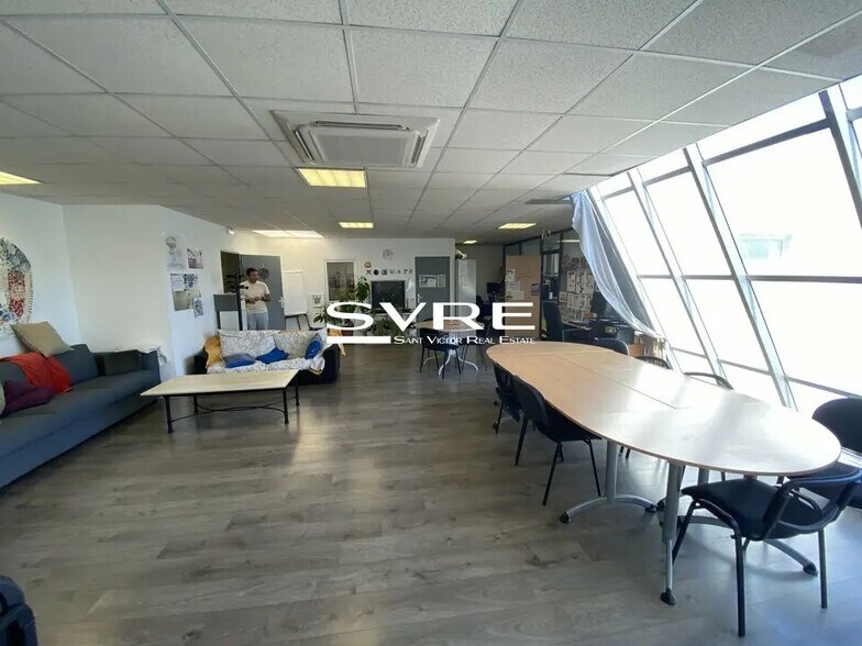 Bureau dans Aubagne à louer - Photo de l’immeuble – Image 1 sur 2