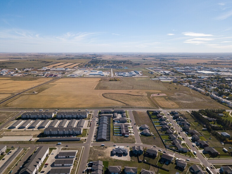 Highway 22, Dickinson, ND à vendre - Aérien – Image 3 sur 8