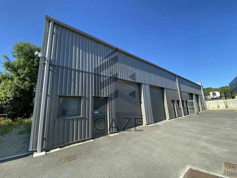 Local d'activités dans Montussan à vendre - Photo de l’immeuble – Image 1 sur 5