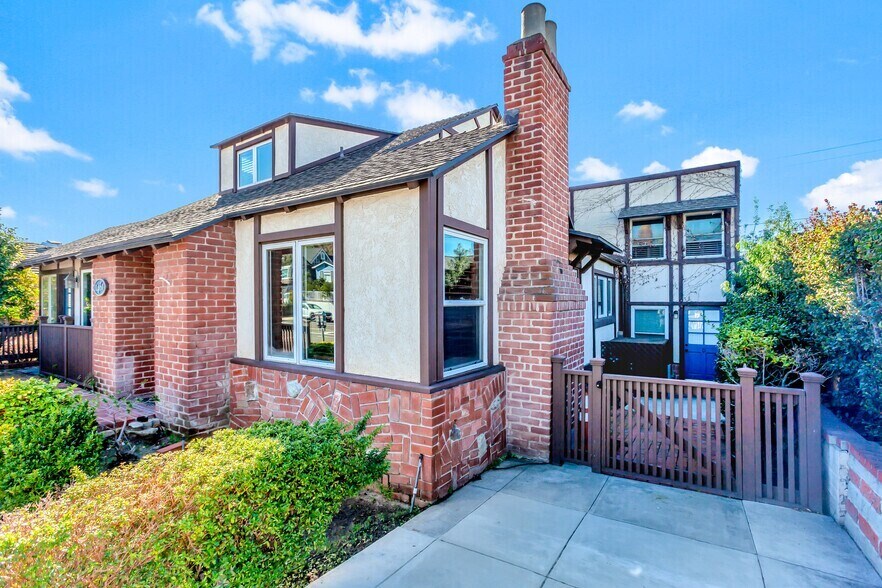 1461 Glenneyre St, Laguna Beach, CA à louer - Photo de l’immeuble – Image 2 sur 7