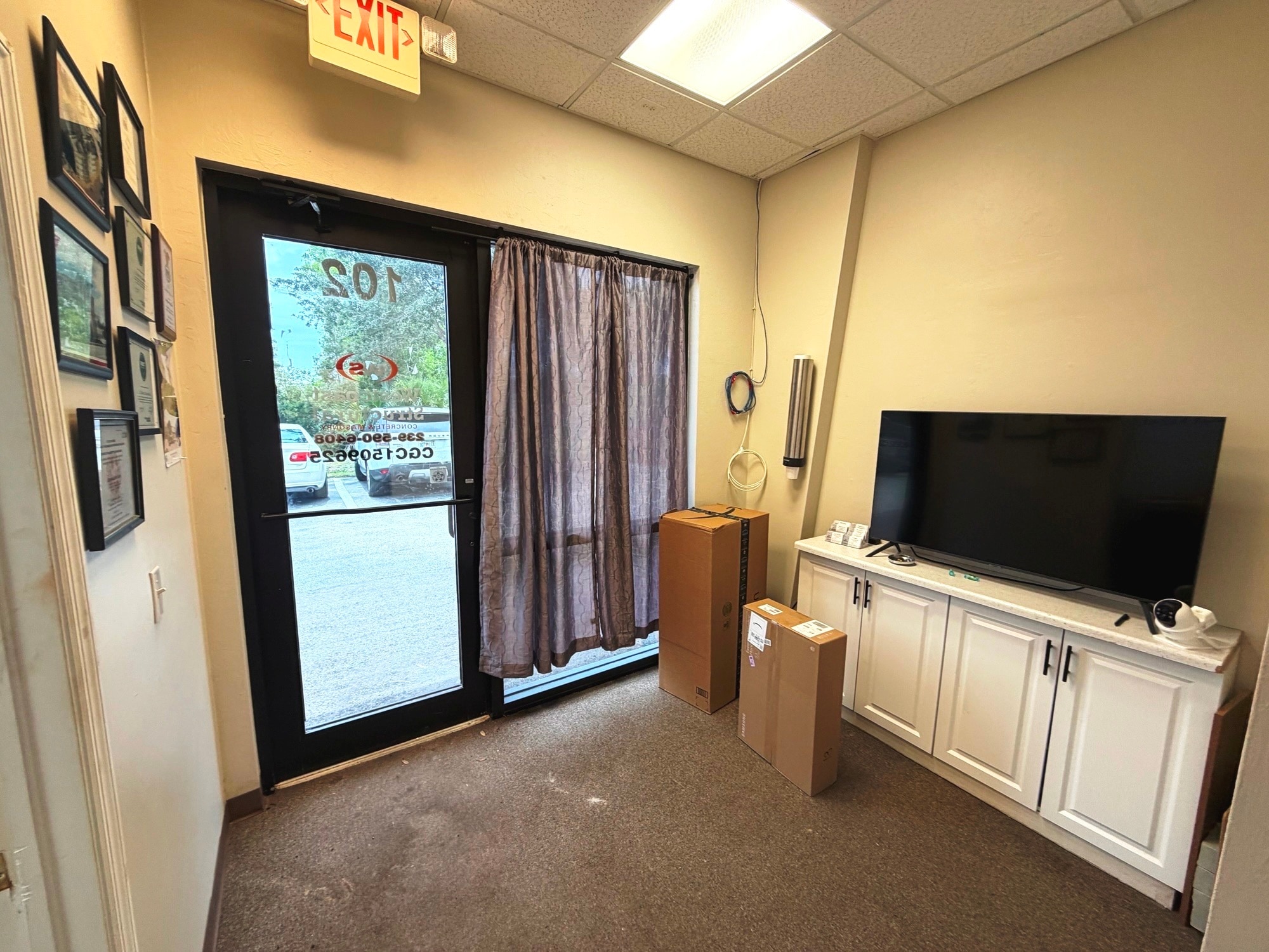 17061 Alico Commerce Ct, Fort Myers, FL à louer Photo intérieure– Image 1 sur 12