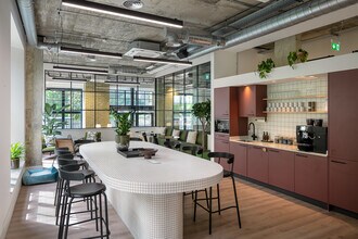 724 Holloway Rd, Londres à louer Photo intérieure– Image 1 sur 2