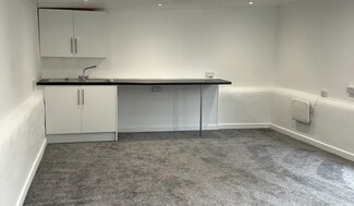 Plus de détails pour Coombe Hill Rd, East Grinstead - Bureau à louer