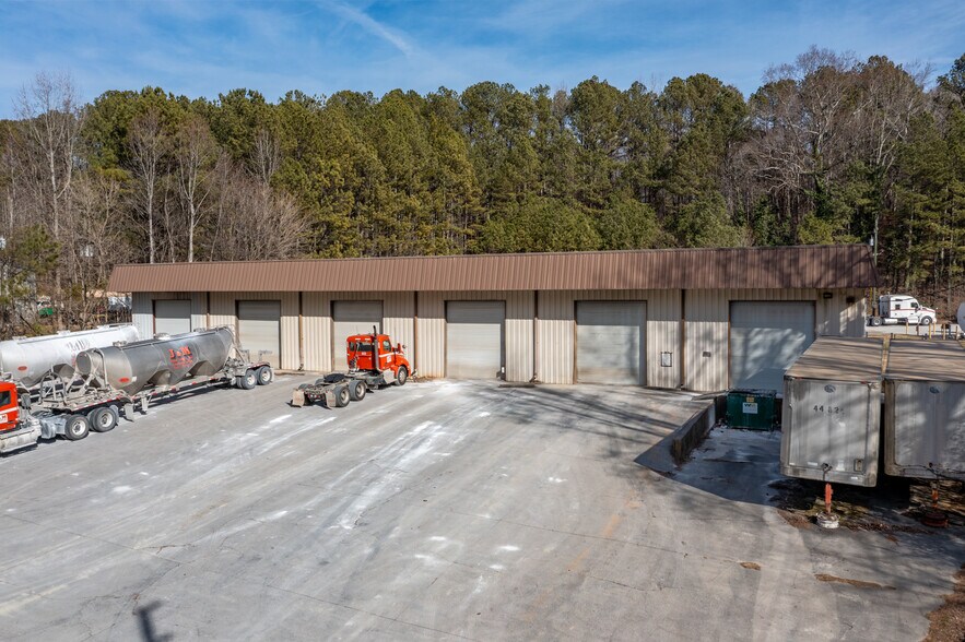51 Hickory Springs Ind Dr, Holly Springs, GA à louer - Photo de l’immeuble – Image 3 sur 6