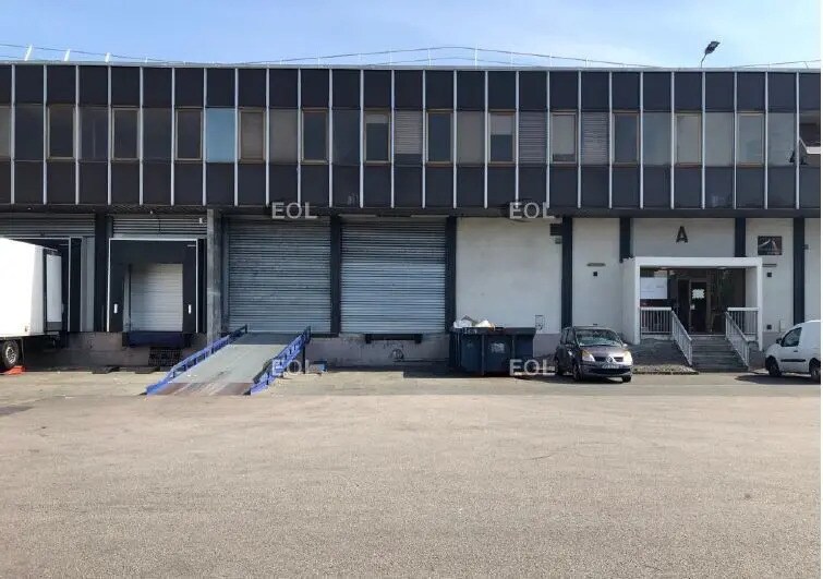 Industriel/Logistique dans Wissous à louer - Photo de l’immeuble – Image 1 sur 8