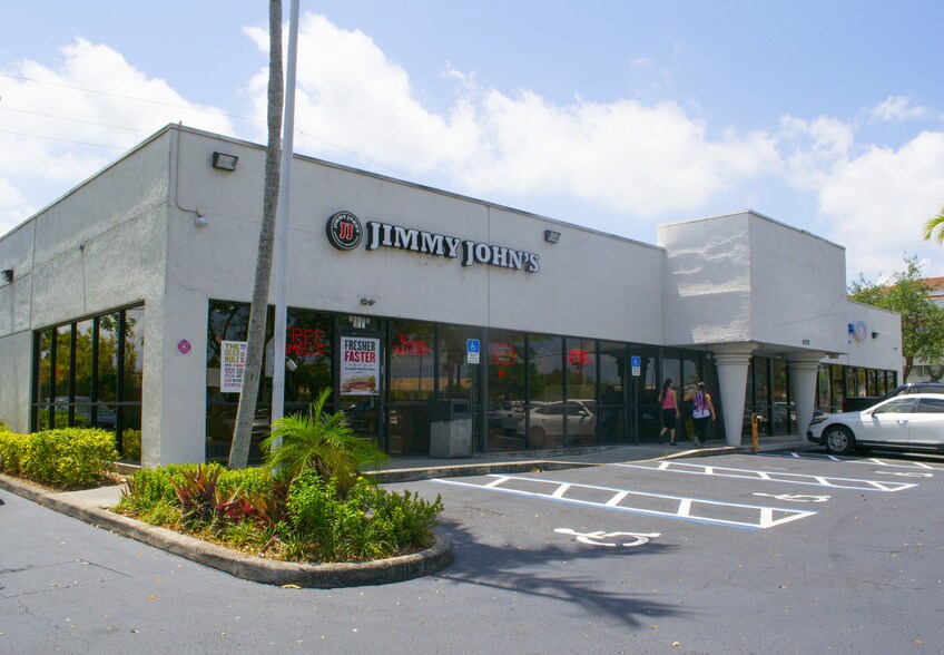 4322 Hollywood Blvd, Hollywood, FL à louer - Photo de l’immeuble – Image 2 sur 12