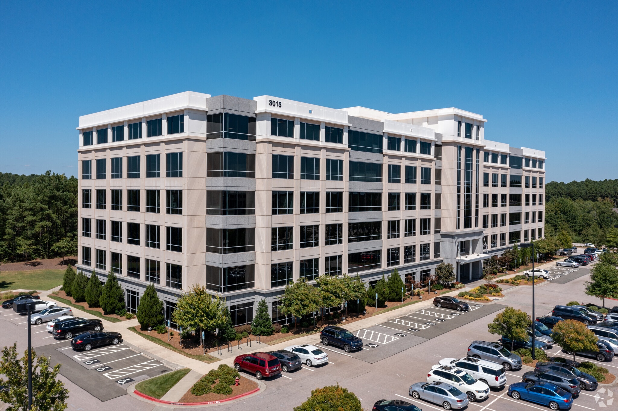 3015 Carrington Mill Blvd, Morrisville, NC à louer Photo principale– Image 1 sur 8