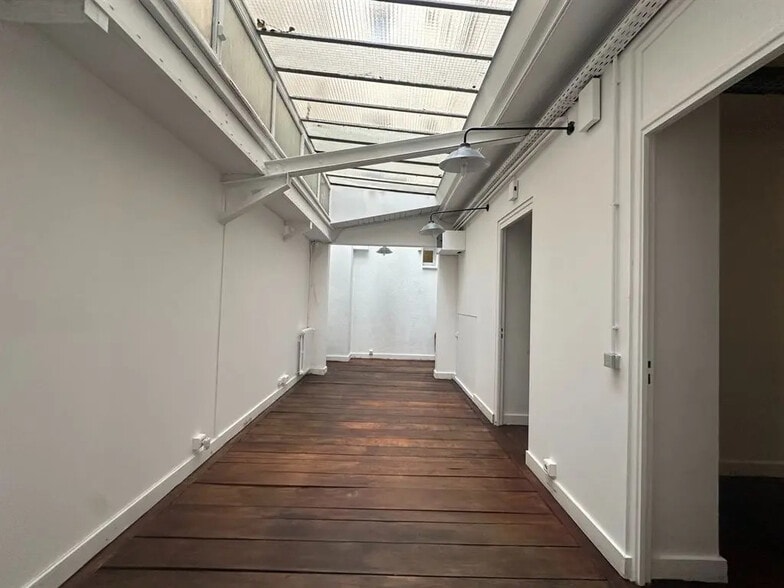 Local commercial dans Paris à louer - Photo intérieure – Image 3 sur 9
