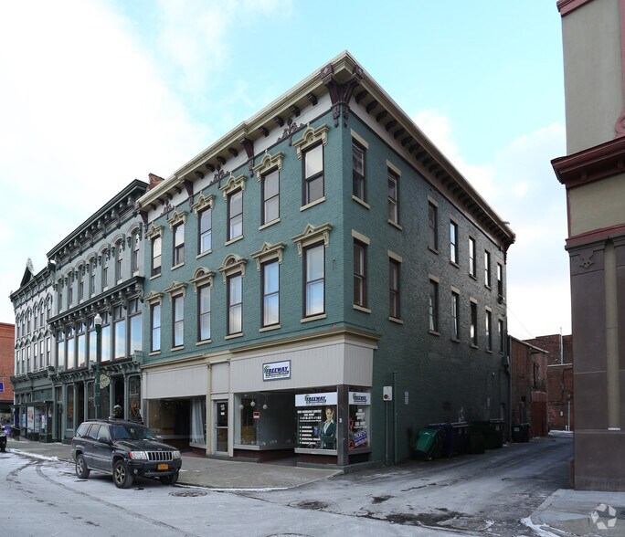 353 Broadway, Troy, NY à louer - Photo de l’immeuble – Image 1 sur 5